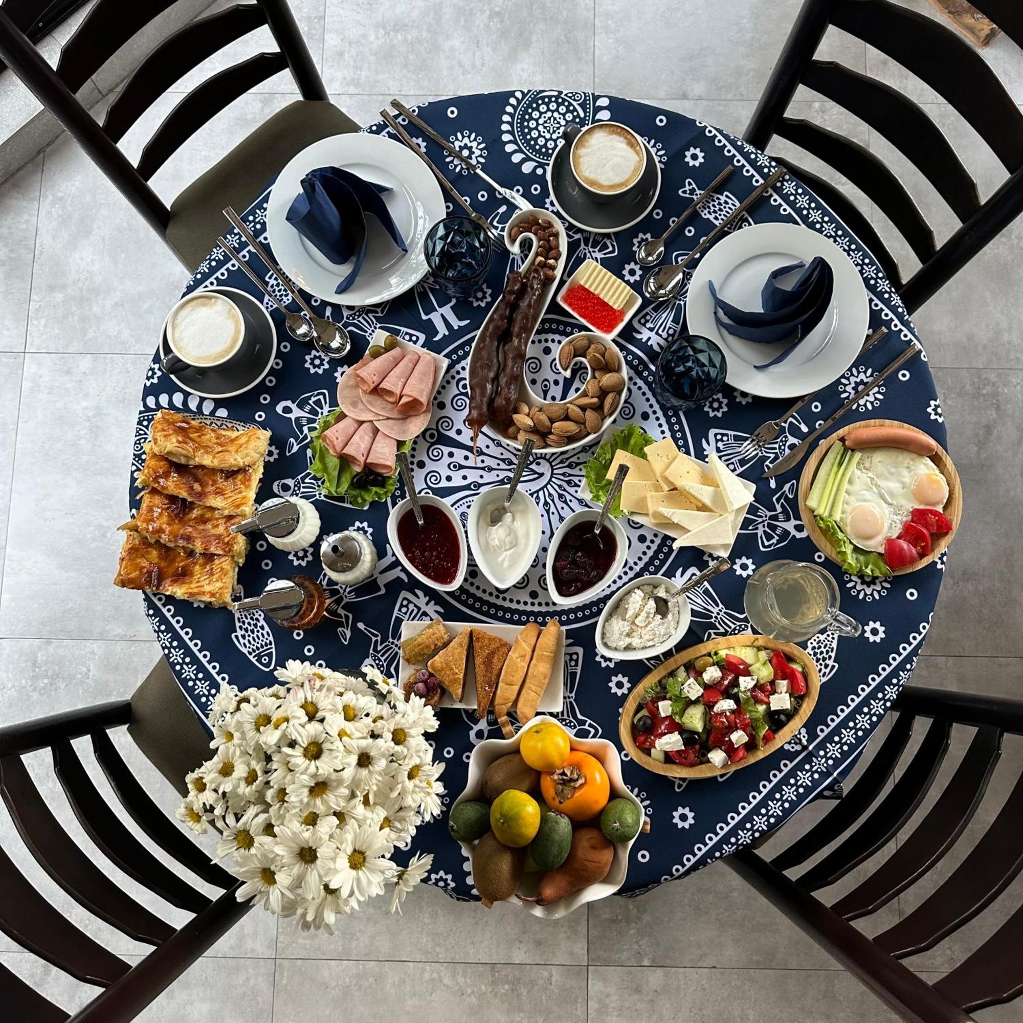 Wine Hills Hotel Тбилиси Екстериор снимка
