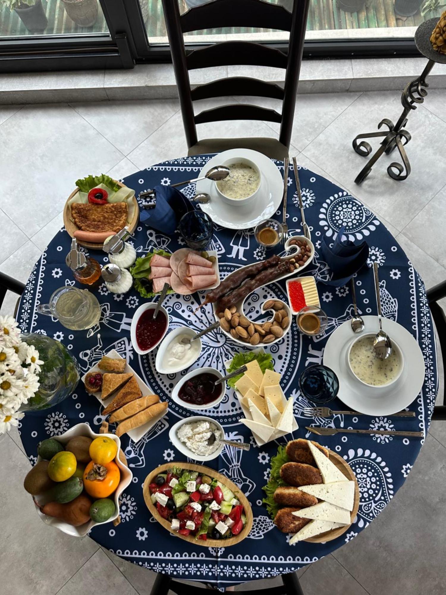 Wine Hills Hotel Тбилиси Екстериор снимка