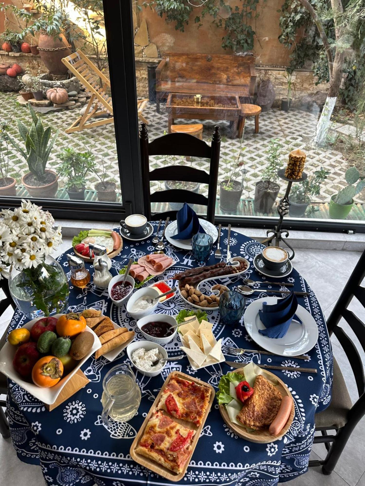 Wine Hills Hotel Тбилиси Екстериор снимка