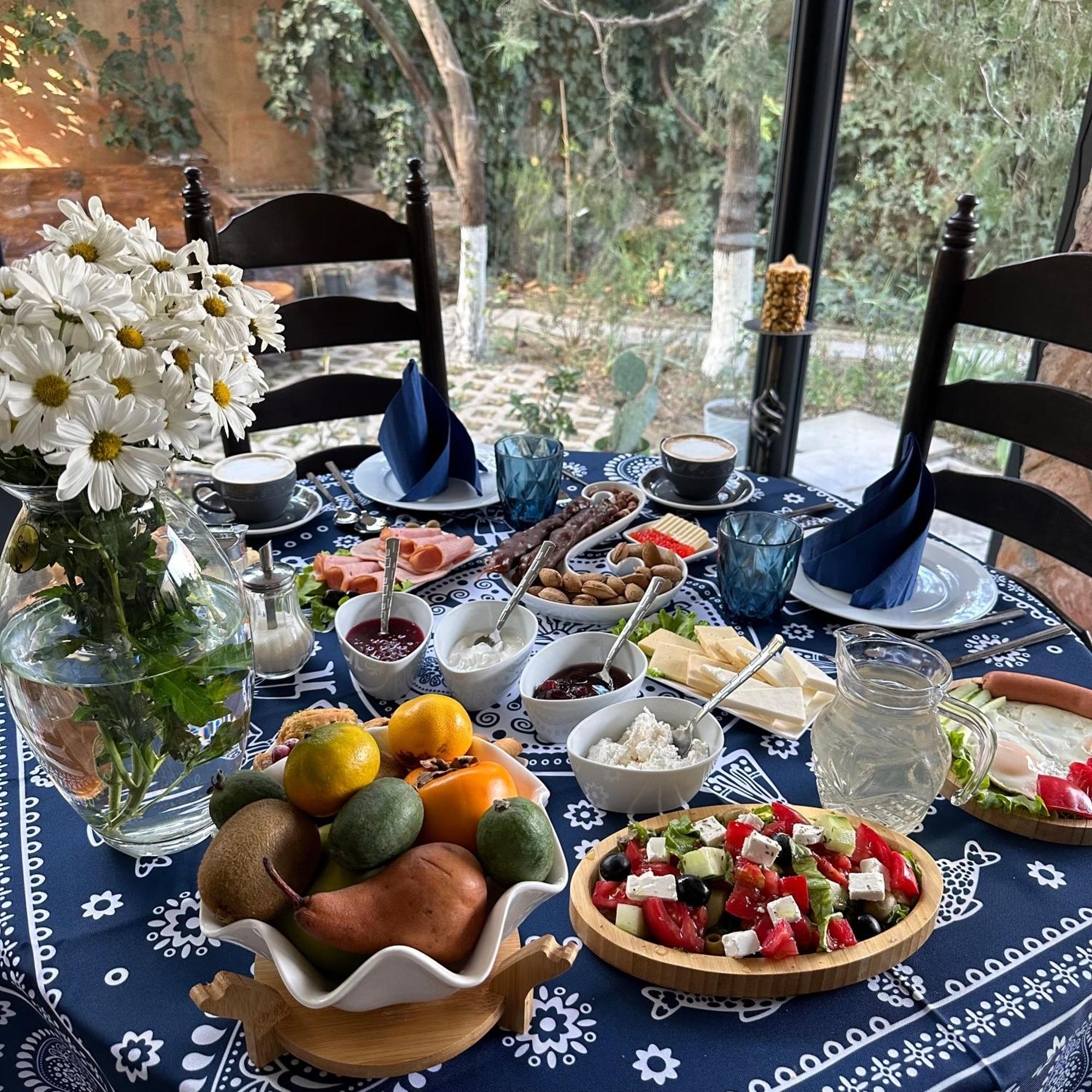 Wine Hills Hotel Тбилиси Екстериор снимка