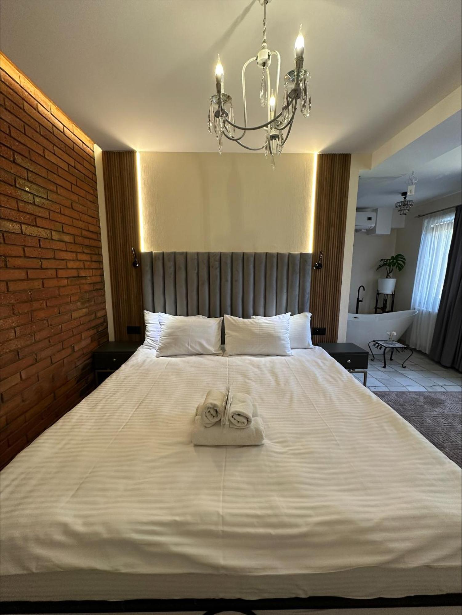 Wine Hills Hotel Тбилиси Екстериор снимка