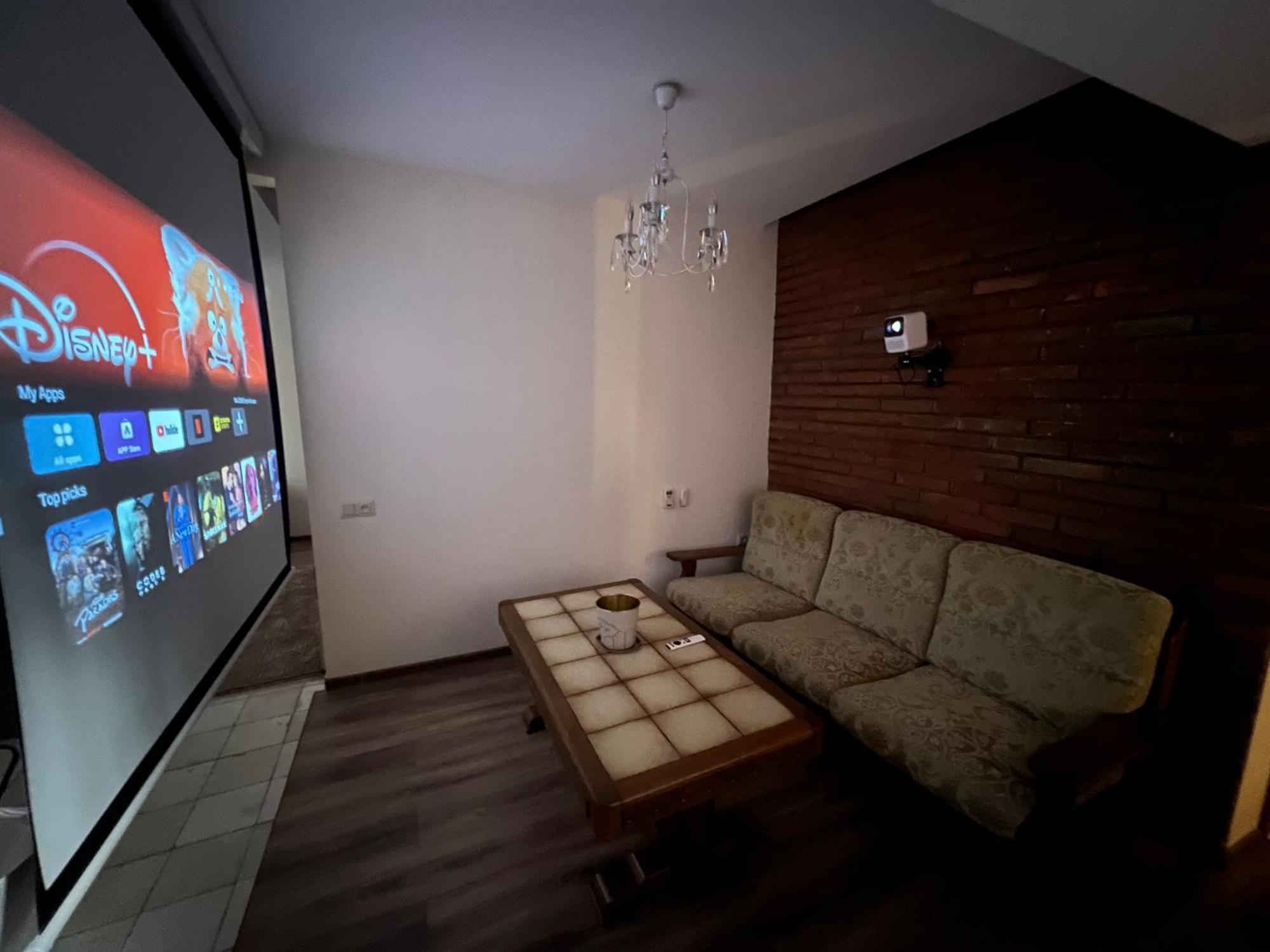 Wine Hills Hotel Тбилиси Стая снимка