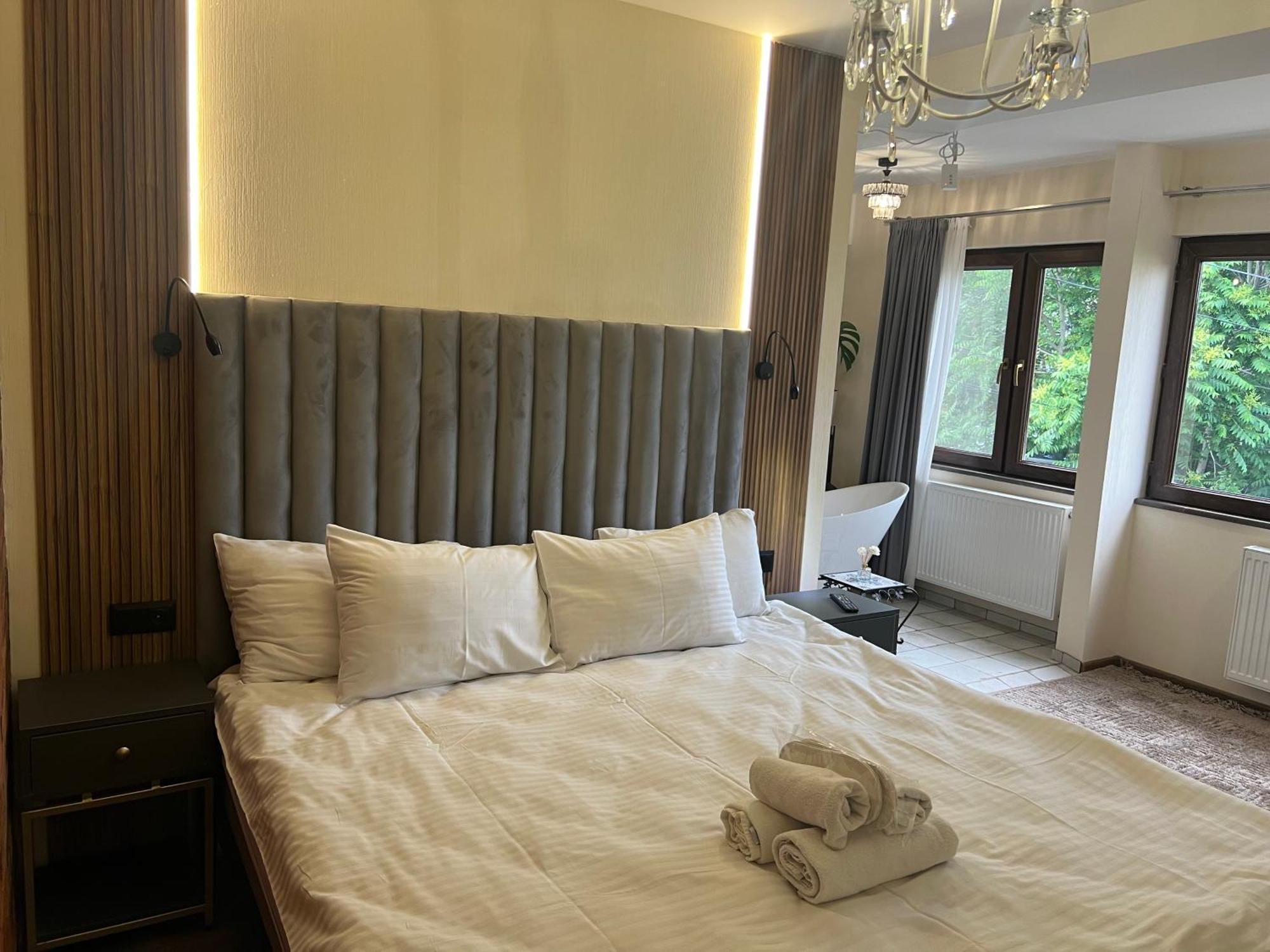 Wine Hills Hotel Тбилиси Стая снимка