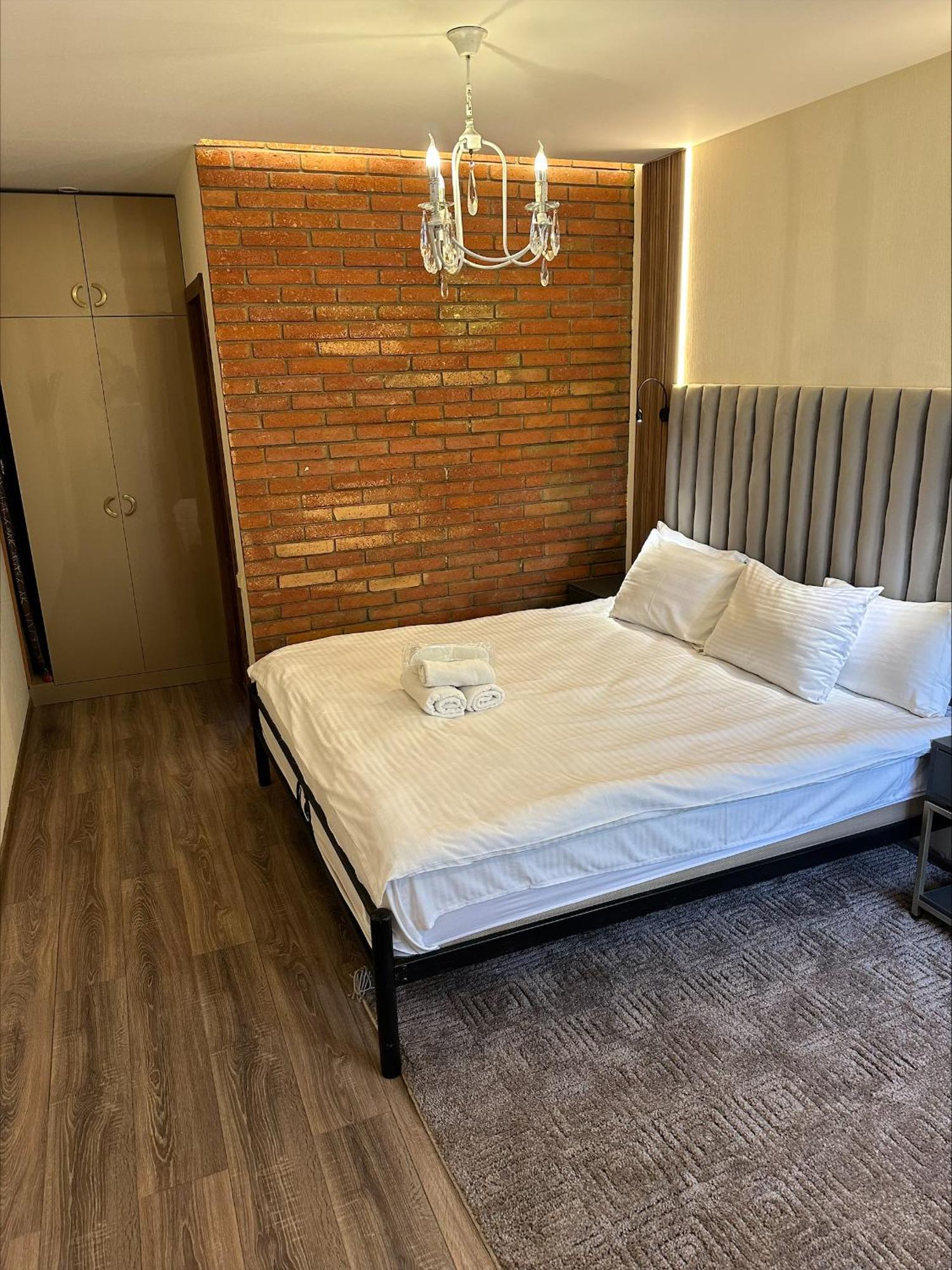 Wine Hills Hotel Тбилиси Стая снимка