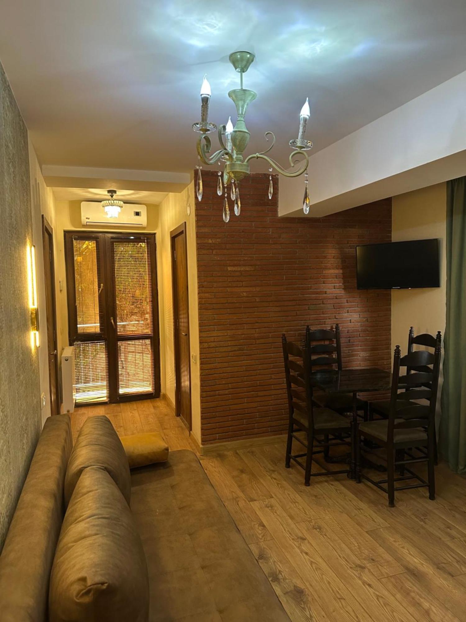 Wine Hills Hotel Тбилиси Екстериор снимка